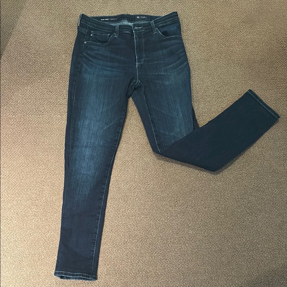AG Prima style jeans in size 29. Slim cut. Midrise. Versatile dark blue